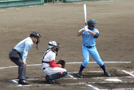 野球部、強豪を下して初戦突破。