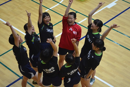 バドミントン部、クラブ体験会実施（１１/３学校見学会）。